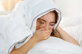 男子恶心呕吐，检查3次才查出胃癌！提醒：3种症状，易被混淆图片
