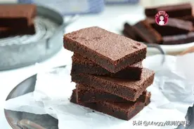 立秋之后补能量，做个快手布朗尼蛋糕，我连吃好几块，爱胖不胖吧图片