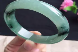 翡翠糯冰种飘花正圈手镯图片