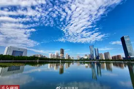 李亚到洛阳日报社、洛阳广播电视台调研图片