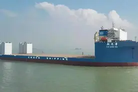 世界第二！中国造了艘海上巨无霸，载重10万吨，还能潜入水下30米图片