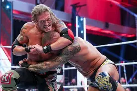 WWE《爆裂震撼2020》兰迪VS艾吉，大招频出，争议不断图片