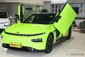 新车｜特斯拉都羡慕，原厂配剪刀门，小鹏P7鹏翼版到店图片