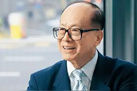 李嘉诚只有两个儿子，却把家产分成3份，她最受宠分得800亿！图片