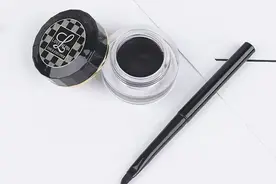 挖宝｜随手买的十块钱国货化妆品，这些竟然这么好用图片