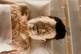 马王堆出土的辛追夫人，照片明明很恐怖，为何专家却说栩栩如生？图片
