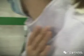 误吞整只螃蟹，女子竟浑然不知图片