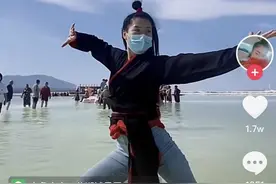 “天山侠女”武术打卡宣传新疆图片