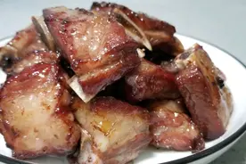 做这道蜜汁烤黑猪肋排吃，感受美味的同时，也能享受异域风味图片