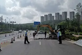 又有违法占道施工！昆明交警严查没商量 || 创建全国文明城市图片