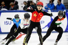 全程高能！短道世界杯500米三连冠，武大靖一年两破世界纪录视频封面