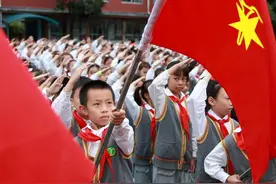 少先队入队仪式这样做图片