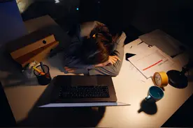“我上班时被同事语言暴力，这怎么能不算工伤呢”图片