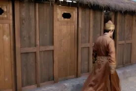 古代妃子们是怎样如厕的？等级不同，如厕的方式也各不相同图片