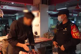 事发新余！一猪肉摊主与顾客因一元差价没谈拢引发肢体冲突图片