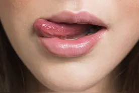 成年人的口欲期，一般出现在多少岁？心理学家的答案很肯定图片