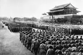 第13兵团重新组编，司令员黄永胜为何被调离？上级都认为他不行图片