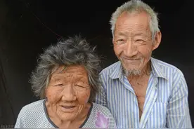 上了年纪后，老人越来越干瘪，肌肉减少力量虚弱，该如何改善？图片
