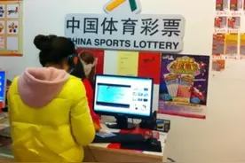 广东一彩民喜中4715万巨奖，大奖得主现身：最后七分钟买的图片