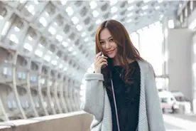 半夜下班偷偷摸摸回家，不想打扰家人休息，却意外看到了这个图片