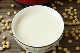 46岁上海女子，坚持每天喝豆浆，一段时间后，身体怎么样了？图片