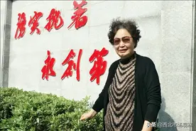 施淑娟:众香国里画牡丹图片