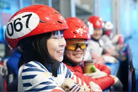 摔倒还反超夺冠的马子惠火了，本端记者专访这位8岁北京女孩图片