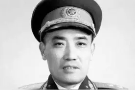 开国中将，被毛主席指派参加黄永胜吴法宪把持的军委办事组，协助叶剑英指挥西沙自卫反击战图片