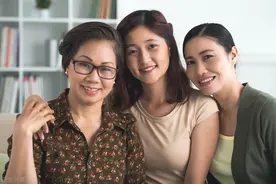 婆婆偏疼女儿，为什么我却敬佩婆婆？一位平凡母亲的感人故事图片