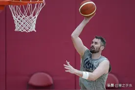 失去裁判和明星哨的美国男篮，杜兰特感受到了雷霆一样的孤独图片