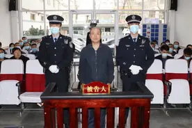 甘肃省气象局原二级巡视员岳虎受贿、滥用职权案一审开庭图片