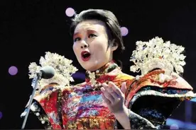 “神曲天后”龚琳娜，被母亲预言婚姻不幸福，现在的她怎么样了？图片