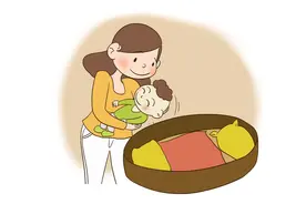 三个月内的宝宝多躺好还是多抱好？答案可能和你想的不一样图片