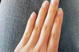 “五指不露缝，一生不受穷”这句俗语，讲的是什么意思？有道理吗图片