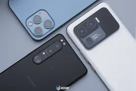 信仰的碰撞，索尼Xperia 1 III、小米11U、iPhone 12 PM拍照对比图片