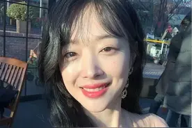 雪莉逝世2周年，粉丝自发悼念，曾经孤独的她是否感受到了温暖？图片