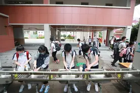 开学后学生校园内仍需戴口罩，北京市教委：绝非形式主义图片