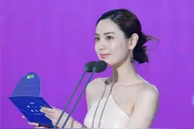世界第一美女, 身穿“液体裙”上场, 不愧是美女中的牌面!图片