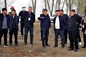 鹤岗市智能化城乡通信微管廊项目施工现场“五·一”节热火朝天图片