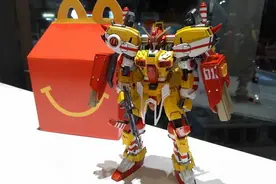 麦当劳出高达 Gundam？达人 DIY 薯条变武器图片