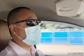 侯芳体验Vlog:武汉一的哥在车里打造移动点歌台图片