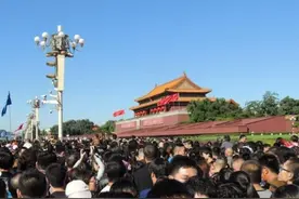 中国公布人口数据后，美媒再次唱衰，华春莹引用普京金句回应图片