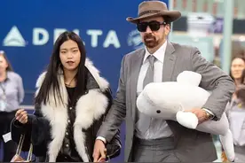 尼古拉斯凯奇第5次结婚，3个妻子是亚裔，现任比其儿子还小4岁图片