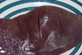 炒猪肝好吃有诀窍，最忌放料酒和盐去腥，一直做错，难怪又腥又柴图片
