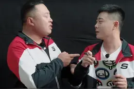 不愧是名校毕业！德云社阎鹤祥给粉丝讲笑话，好多人竟然听不懂图片