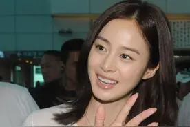 比宋慧乔还美的女人，41岁的她，皮肤紧致，身材苗条：运动来保持图片