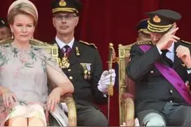 公主参加阅兵国王爸爸哭得比王后还惨，网友担心要是女儿出嫁咋办图片