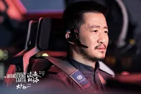 从爆红到无戏可拍，屈楚萧沉沦的背后，远不止"反咬"吴京那么简单图片