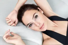 戴眼镜的神奇女侠 盖尔·加朵 Gal Gadot Bolon  Spring 2020图片
