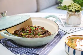 低脂又快手的牛肉煲，滑嫩多汁、鲜香爽口的懒人首选菜图片